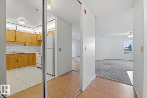 #208 9926 100 Av, Fort Saskatchewan, AB - Indoor