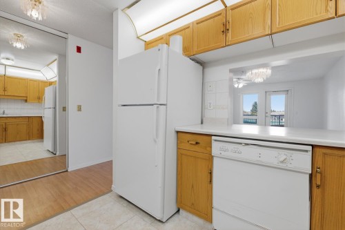 #208 9926 100 Av, Fort Saskatchewan, AB - Indoor Photo Showing Kitchen