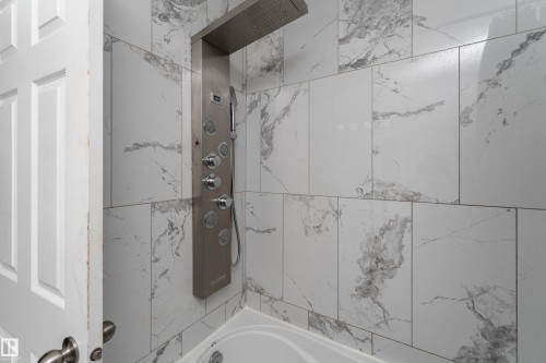 Bathroom - 747 Clareview Road Nw, Edmonton, AB - Indoor Photo Showing Bathroom