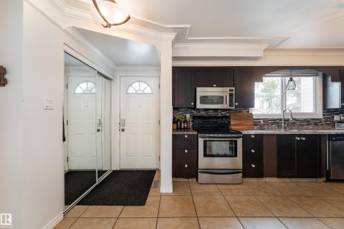 Kitchen - 747 Clareview Road Nw, Edmonton, AB - Indoor Photo Showing Kitchen