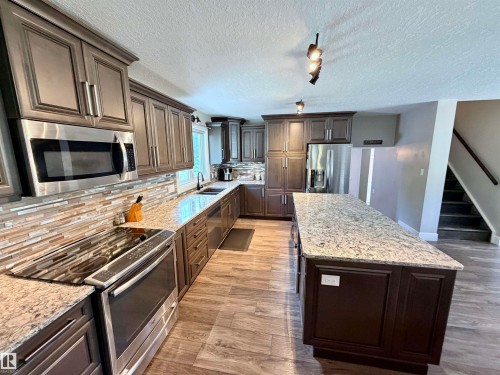 4309 53 Street, St. Paul Town, AB - Indoor Photo Showing Kitchen With Double Sink With Upgraded Kitchen