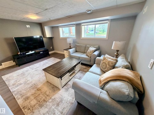 4309 53 Street, St. Paul Town, AB - Indoor Photo Showing Living Room