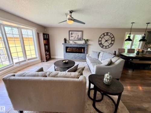 4309 53 Street, St. Paul Town, AB - Indoor Photo Showing Living Room