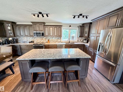 4309 53 Street, St. Paul Town, AB - Indoor Photo Showing Kitchen With Upgraded Kitchen