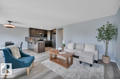 3508 16 Street Nw, Edmonton, AB - Indoor Photo Showing Living Room