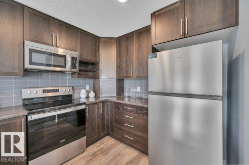 3508 16 Street Nw, Edmonton, AB - Indoor Photo Showing Kitchen