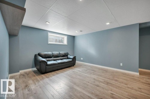 3508 16 Street Nw, Edmonton, AB - Indoor