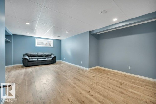 3508 16 Street Nw, Edmonton, AB - Indoor