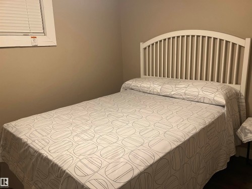 11724 88 Street Nw, Edmonton, AB - Indoor Photo Showing Bedroom