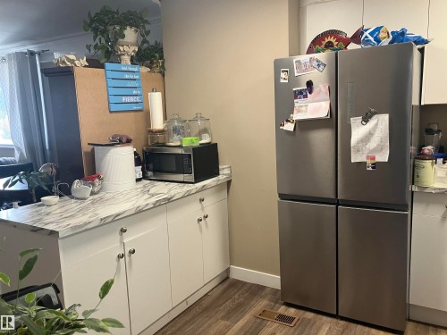 11724 88 Street Nw, Edmonton, AB - Indoor Photo Showing Other Room