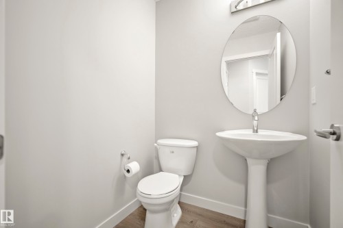#90 50 Mclaughlin Dr, Spruce Grove, AB - Indoor Photo Showing Bathroom