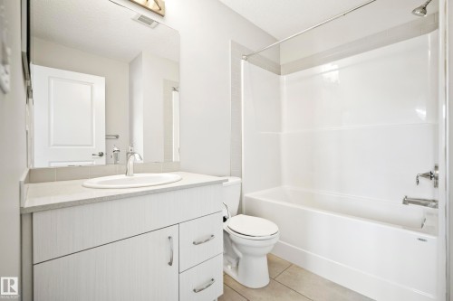 #90 50 Mclaughlin Dr, Spruce Grove, AB - Indoor Photo Showing Bathroom