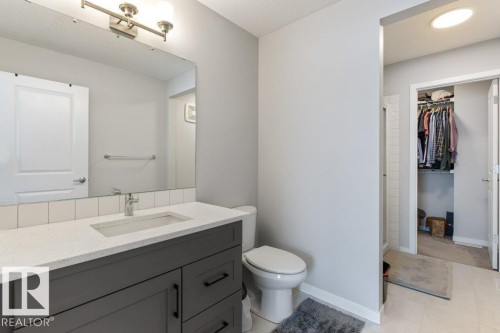 2554 151A Avenue Nw, Edmonton, AB - Indoor Photo Showing Bathroom