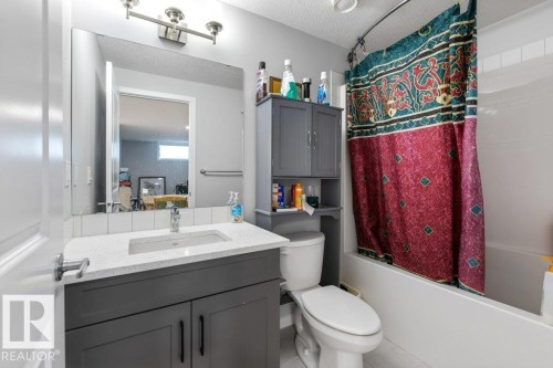 2554 151A Avenue Nw, Edmonton, AB - Indoor Photo Showing Bathroom