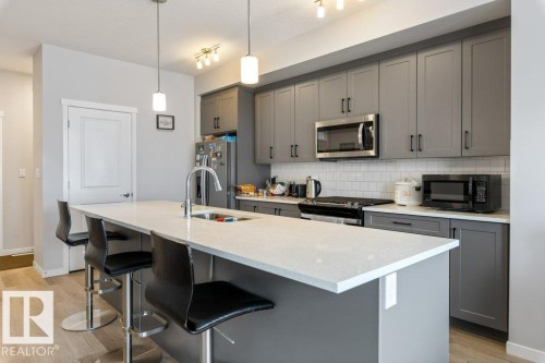 2554 151A Avenue Nw, Edmonton, AB - Indoor Photo Showing Kitchen With Upgraded Kitchen