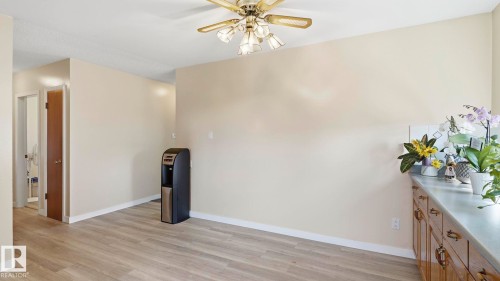 7819 132A Avenue Nw, Edmonton, AB - Indoor Photo Showing Other Room