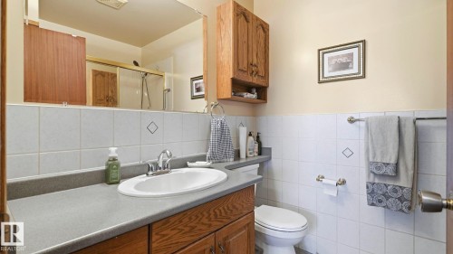7819 132A Avenue Nw, Edmonton, AB - Indoor Photo Showing Bathroom