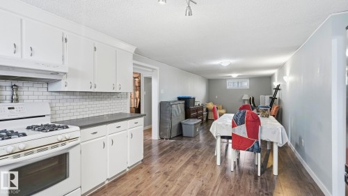 7819 132A Avenue Nw, Edmonton, AB - Indoor Photo Showing Kitchen