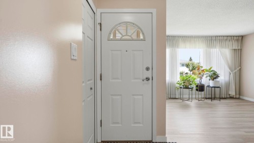 7819 132A Avenue Nw, Edmonton, AB - Indoor Photo Showing Other Room