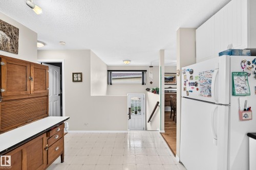 371 Kirkpatrick Crescent Nw, Edmonton, AB - Indoor Photo Showing Other Room