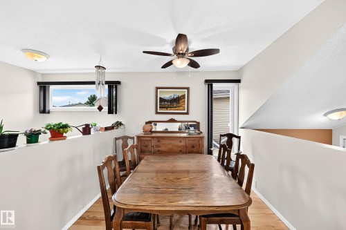 371 Kirkpatrick Crescent Nw, Edmonton, AB - Indoor Photo Showing Dining Room