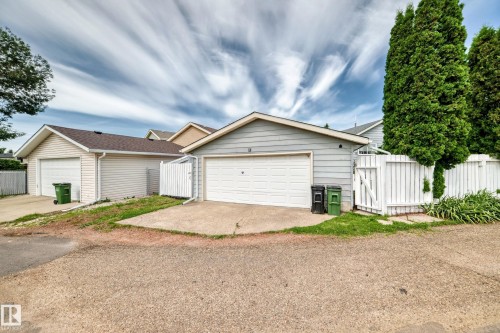 371 Kirkpatrick Crescent Nw, Edmonton, AB - Outdoor