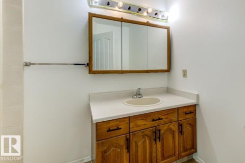 3908 28 Avenue Nw, Edmonton, AB - Indoor