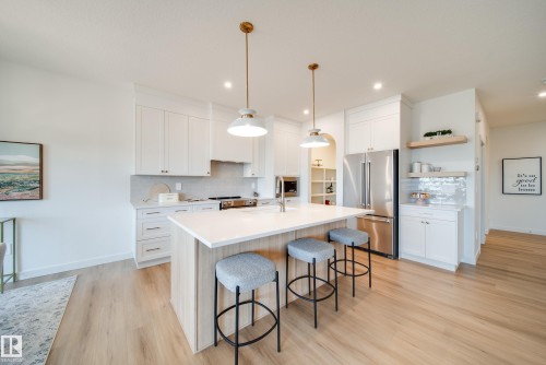54 Clichy Close, St. Albert, AB - Indoor Photo Showing Kitchen With Upgraded Kitchen