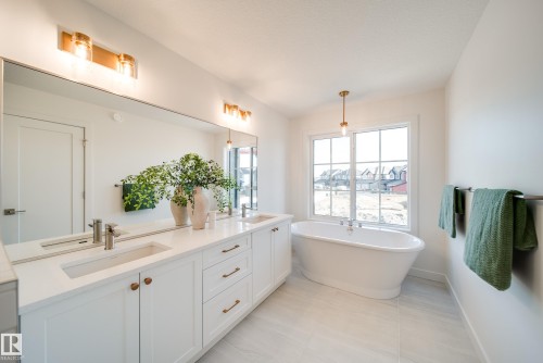 54 Clichy Close, St. Albert, AB - Indoor Photo Showing Bathroom