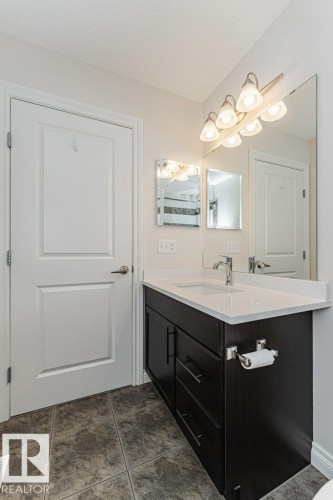 #32 445 Brintnell Bv Nw, Edmonton, AB - Indoor