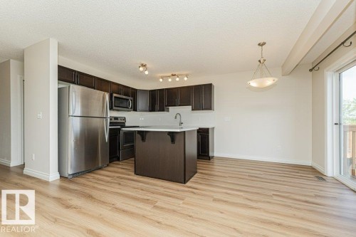 #32 445 Brintnell Bv Nw, Edmonton, AB - Indoor Photo Showing Kitchen With Stainless Steel Kitchen