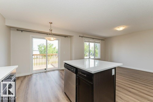 #32 445 Brintnell Bv Nw, Edmonton, AB - Indoor Photo Showing Kitchen
