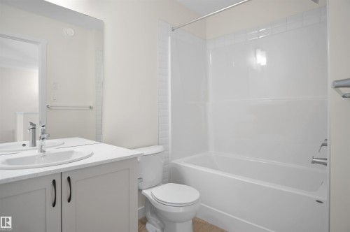 33 Foxtail Road, Fort Saskatchewan, AB - Indoor Photo Showing Bathroom