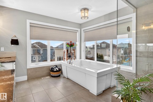 9036 24 Avenue Sw, Edmonton, AB - 