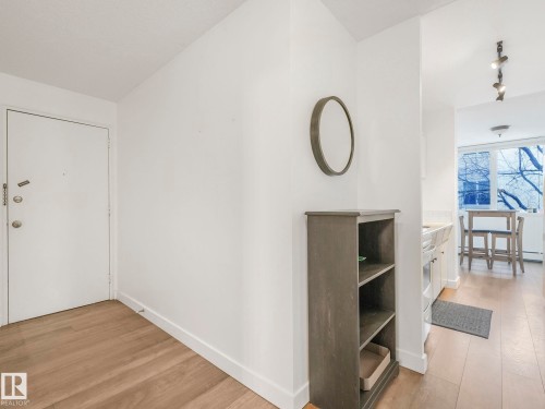 #406 9816 112 St Nw, Edmonton, AB - Indoor Photo Showing Other Room