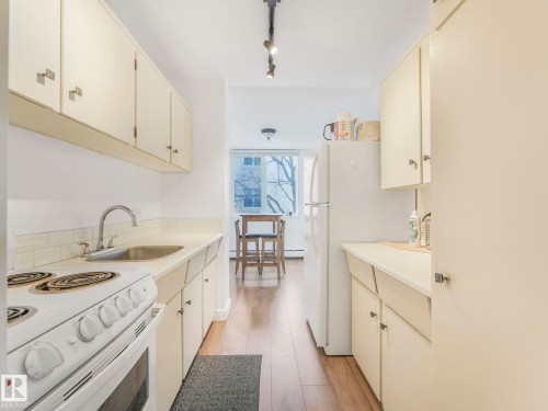 #406 9816 112 St Nw, Edmonton, AB - Indoor Photo Showing Kitchen