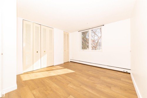 #406 9816 112 St Nw, Edmonton, AB - Indoor Photo Showing Other Room