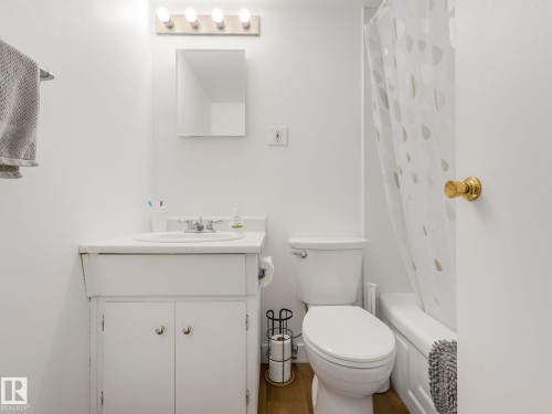 #406 9816 112 St Nw, Edmonton, AB - Indoor Photo Showing Bathroom