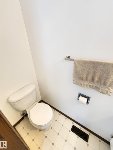 5118 49 Avenue, St. Paul Town, AB - Indoor Photo Showing Bathroom