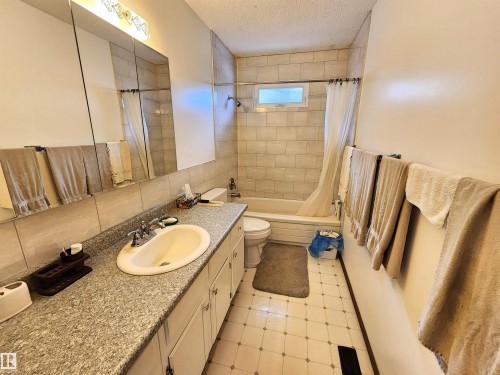 5118 49 Avenue, St. Paul Town, AB - Indoor Photo Showing Bathroom