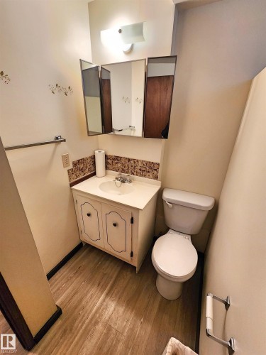 5118 49 Avenue, St. Paul Town, AB - Indoor Photo Showing Bathroom