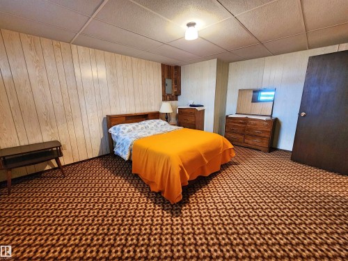 5118 49 Avenue, St. Paul Town, AB - Indoor Photo Showing Bedroom