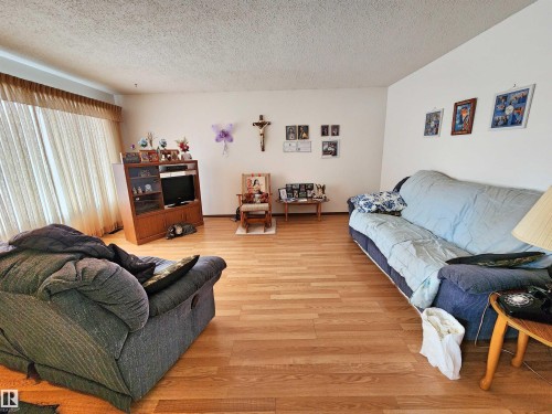 5118 49 Avenue, St. Paul Town, AB - Indoor Photo Showing Living Room