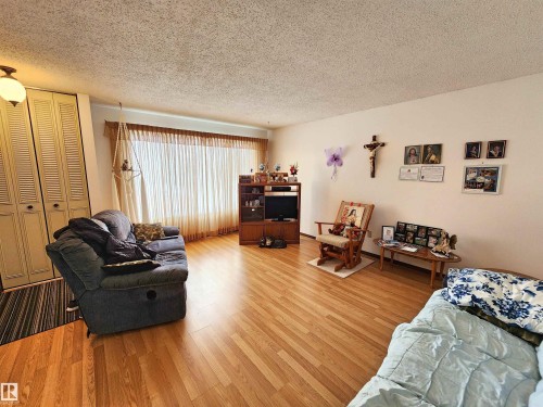 5118 49 Avenue, St. Paul Town, AB - Indoor Photo Showing Living Room