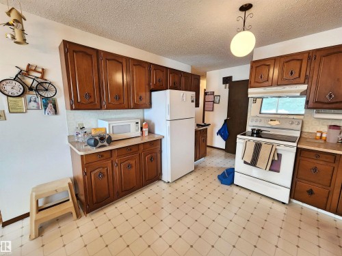 5118 49 Avenue, St. Paul Town, AB - Indoor Photo Showing Kitchen