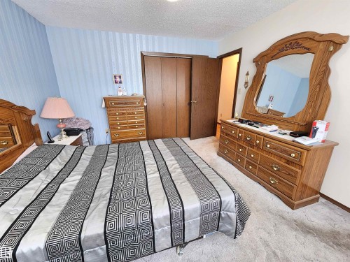 5118 49 Avenue, St. Paul Town, AB - Indoor Photo Showing Bedroom