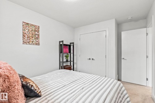 3523 5A Avenue Sw, Edmonton, AB - Indoor Photo Showing Bedroom
