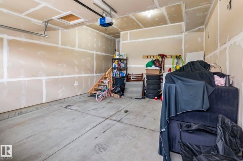 3523 5A Avenue Sw, Edmonton, AB - Indoor Photo Showing Garage