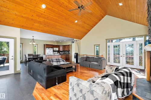 48003 Rr271, Rural Leduc County, AB - Indoor Photo Showing Living Room