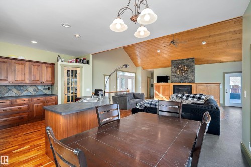 48003 Rr271, Rural Leduc County, AB - Indoor Photo Showing Dining Room